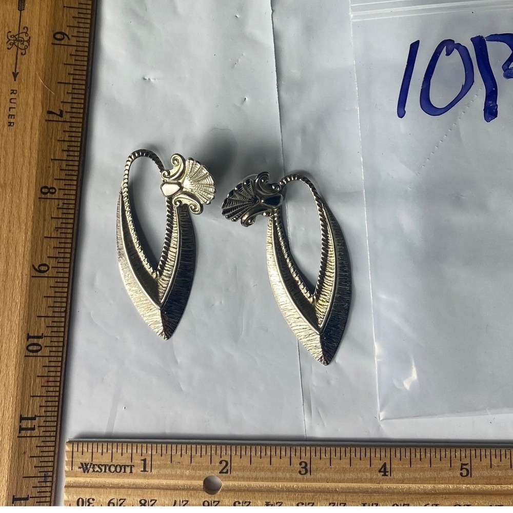 Vintage Gold Tone Leaf Dangle Earrings Shell Accent Statement